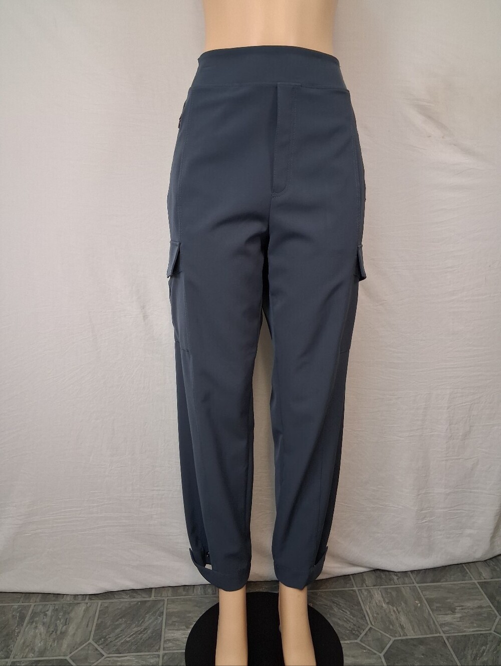 Athleta Women 's Slate Gray Cargo Pants Size 16 - Picture 4 of 16